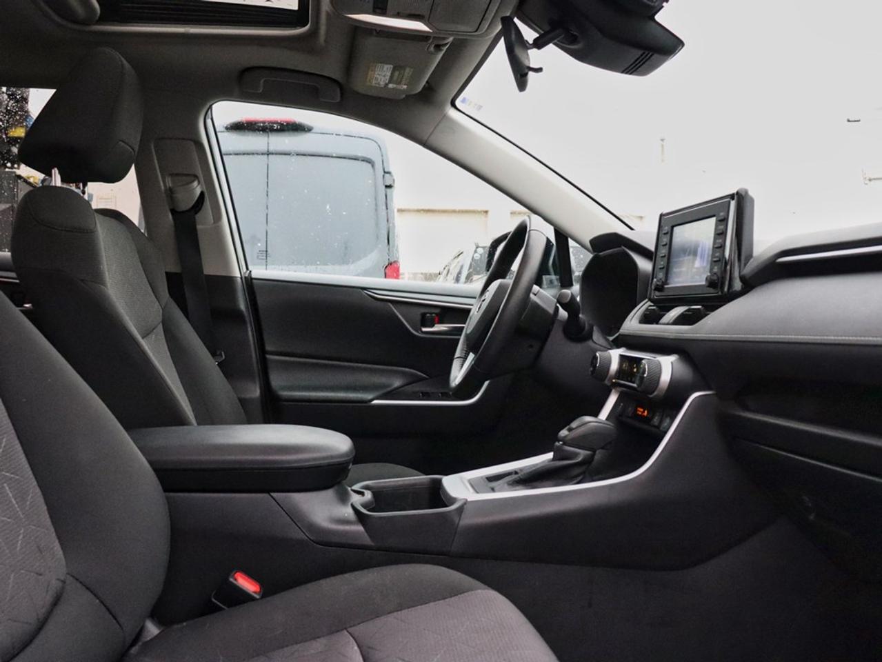 2022 Toyota RAV4 XLE | AWD | 2.5L | ROOF | HTD STR WHL |ADPTV CRUIS Photo