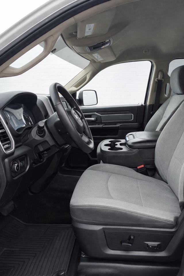 2019 RAM 3500 Big Horn 4x4 Crew Cab 8' Box Photo