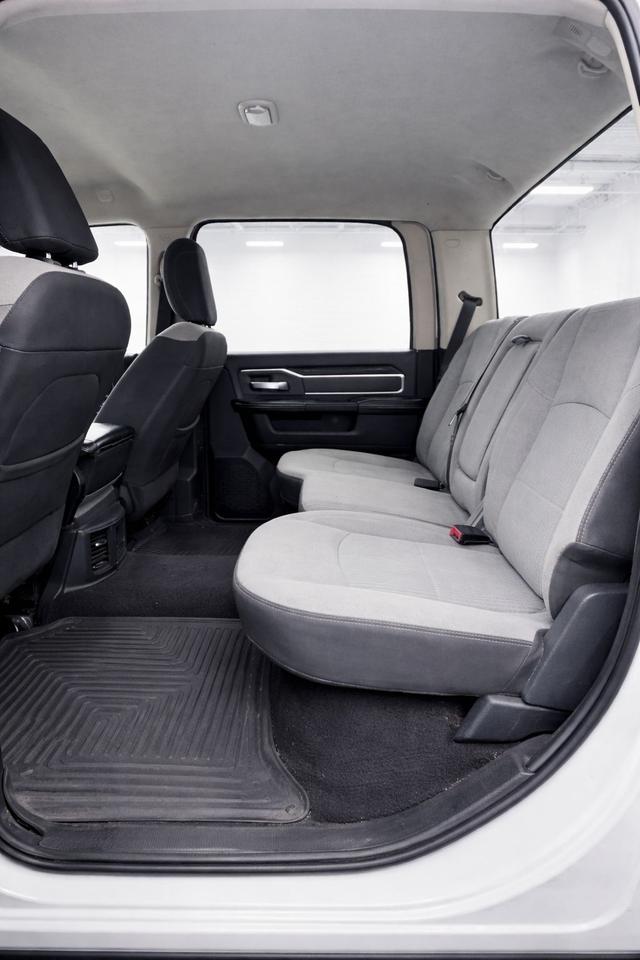 2019 RAM 3500 Big Horn 4x4 Crew Cab 8' Box Photo