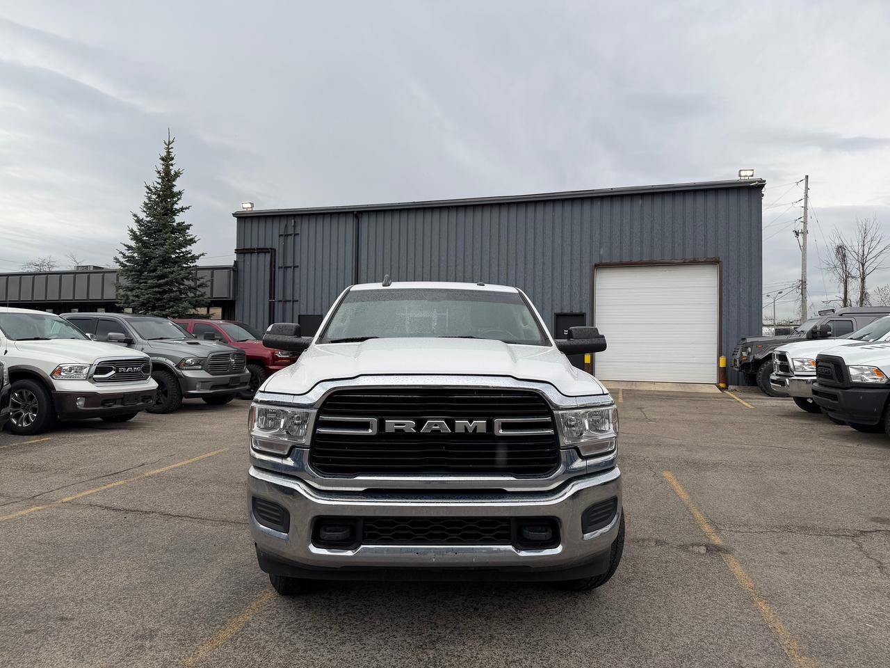 2019 RAM 3500 Big Horn 6.4L V8 Crew Cab 8' Box Photo