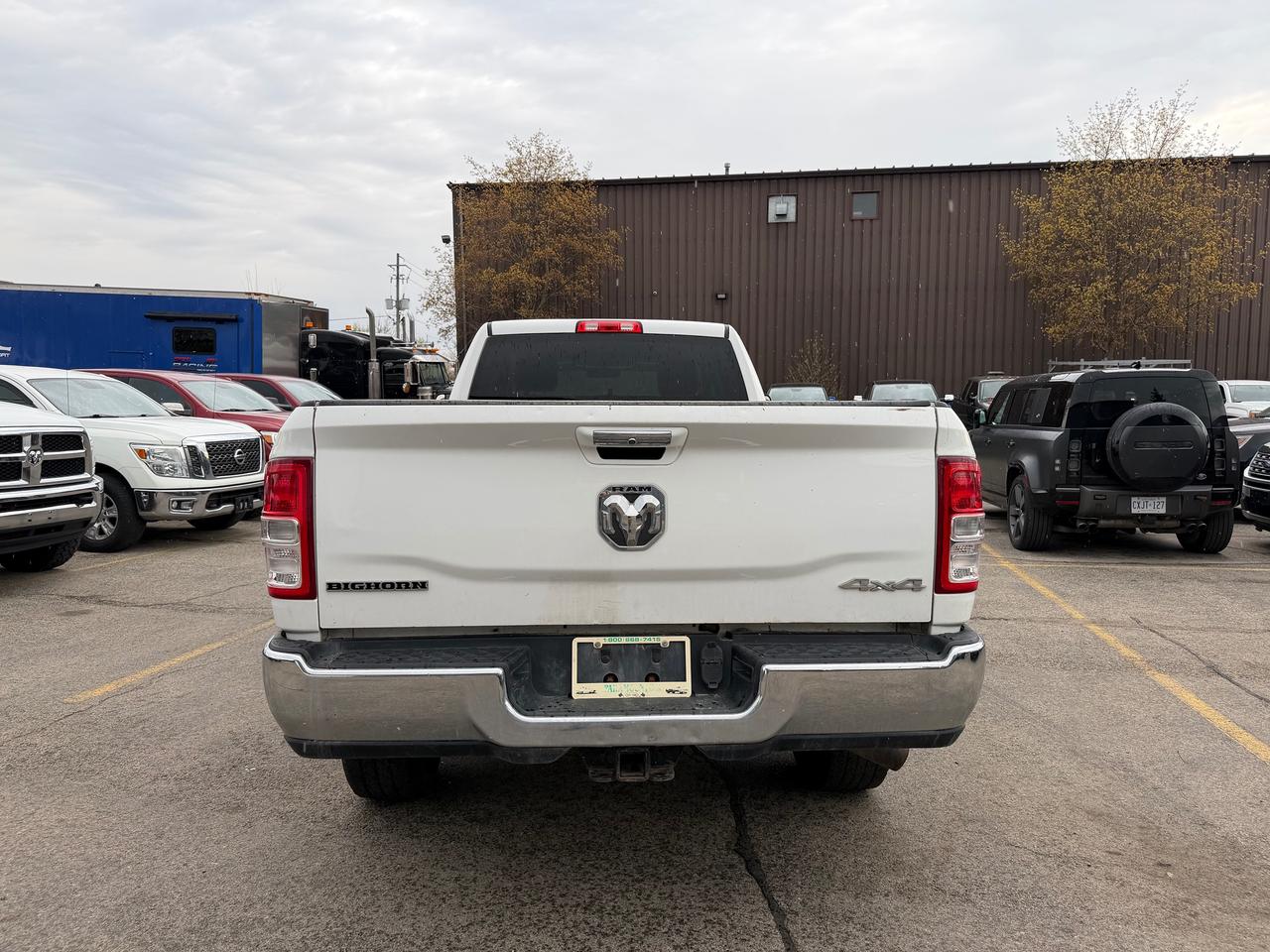 2019 RAM 3500 Big Horn 6.4L V8 Crew Cab 8' Box Photo4