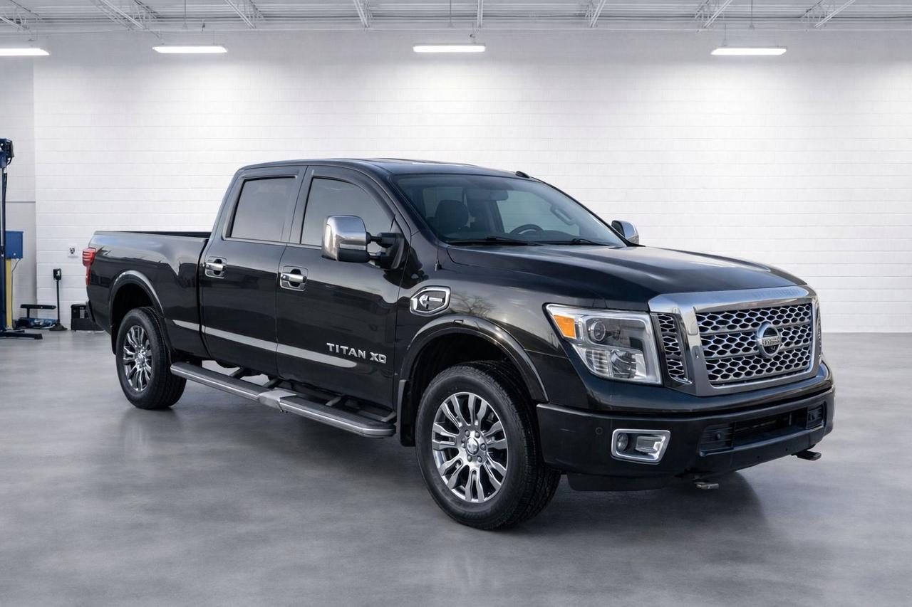 2016 Nissan Titan Platinum Reserve Diesel Photo3