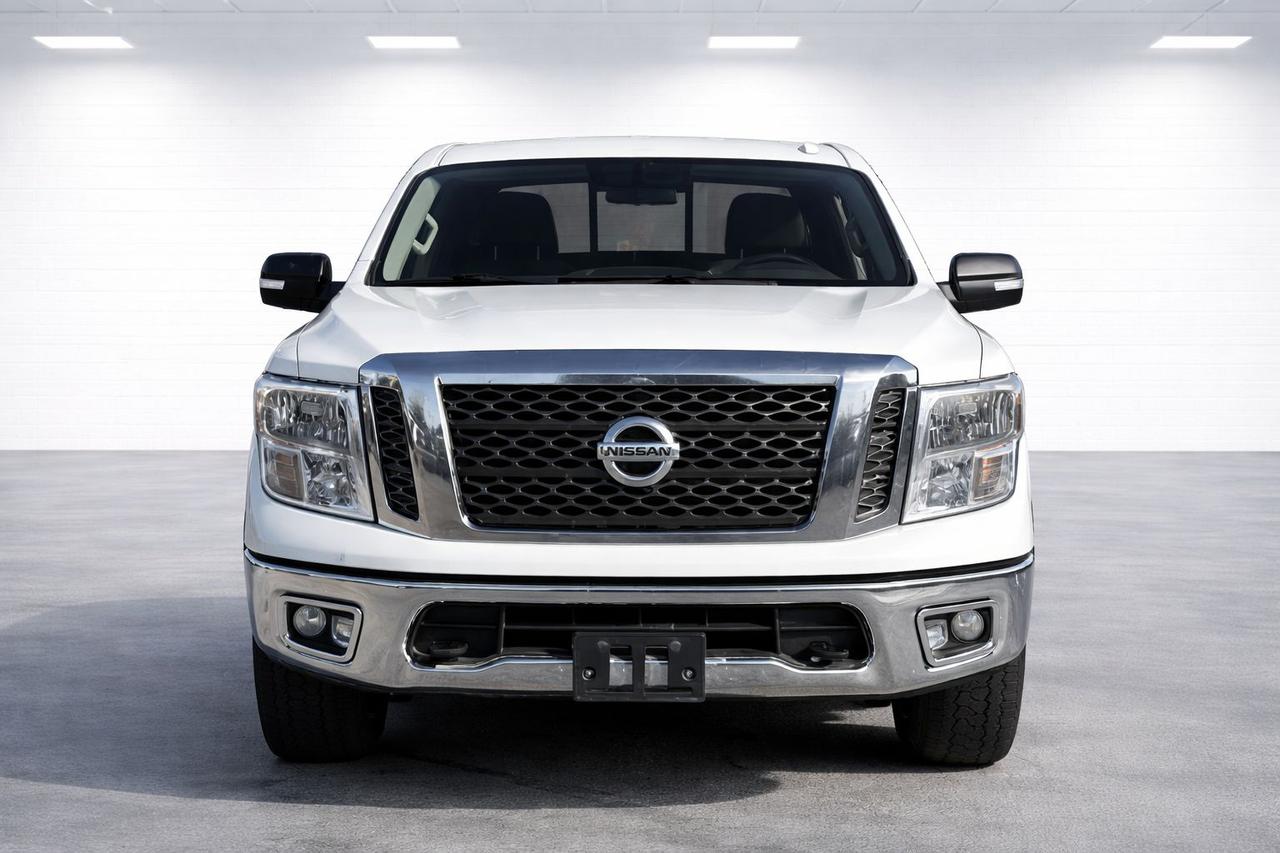 2018 Nissan Titan 4x4 Crew Cab SV 5.6L V8 Photo