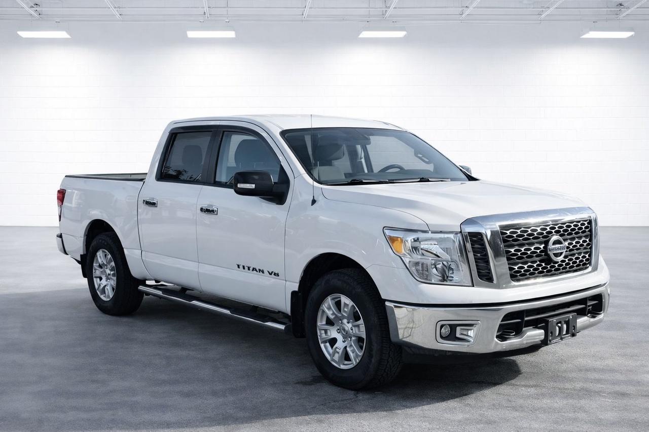 2018 Nissan Titan 4x4 Crew Cab SV 5.6L V8 Photo2