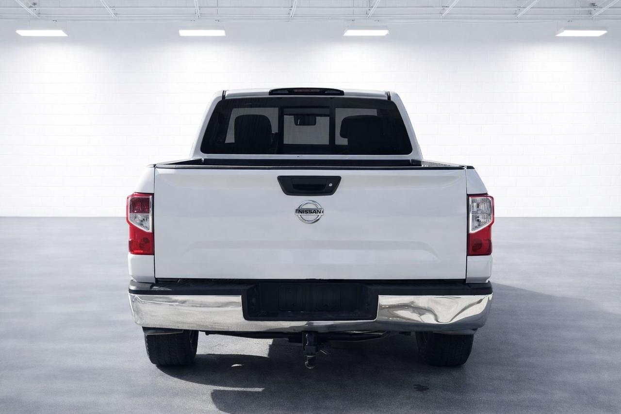 2018 Nissan Titan 4x4 Crew Cab SV 5.6L V8 Photo