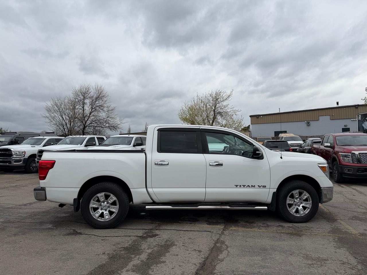 2018 Nissan Titan SV 2 Yr Warranty 5.6L V8 Gas Photo4