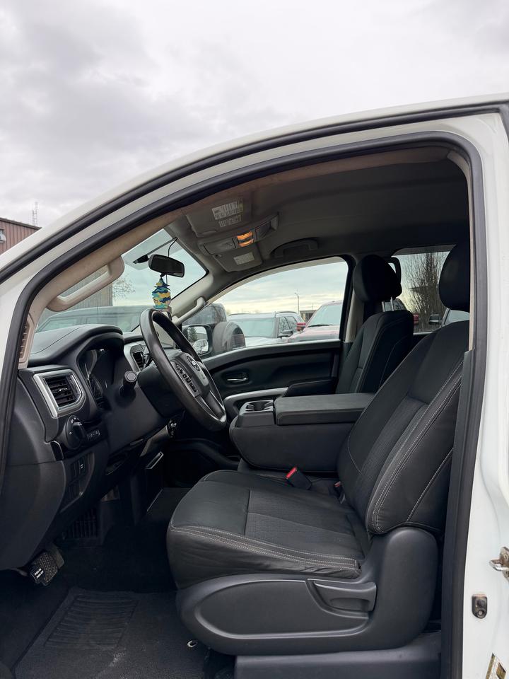 2018 Nissan Titan SV 2 Yr Warranty 5.6L V8 Gas Photo