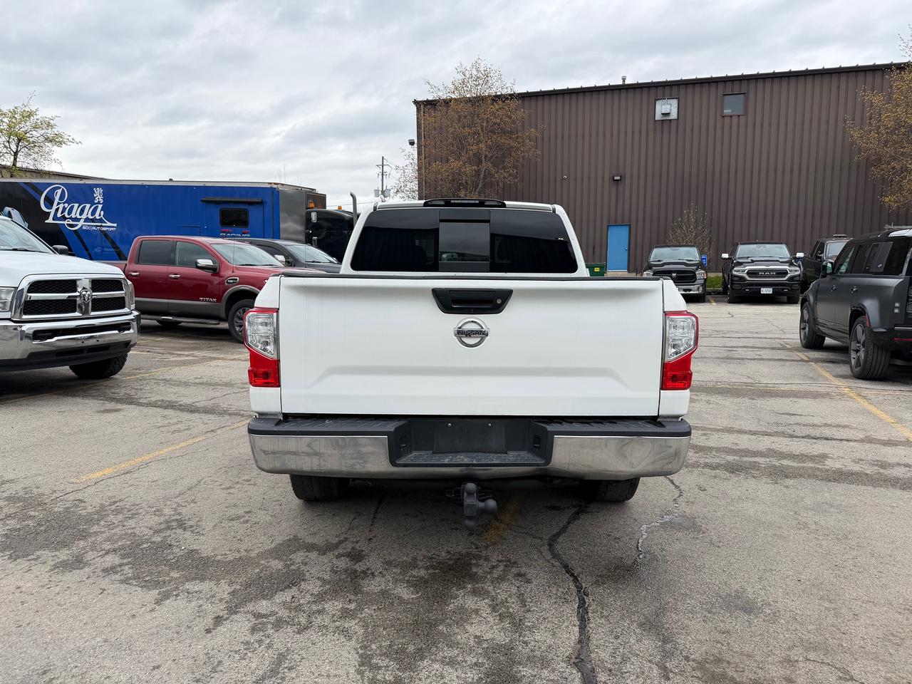 2018 Nissan Titan SV 2 Yr Warranty 5.6L V8 Gas Photo