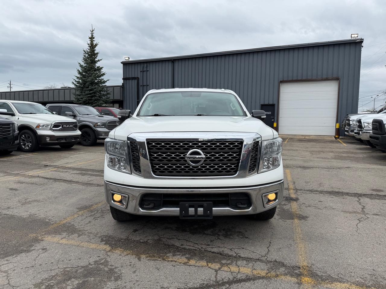 2018 Nissan Titan SV 2 Yr Warranty 5.6L V8 Gas Photo