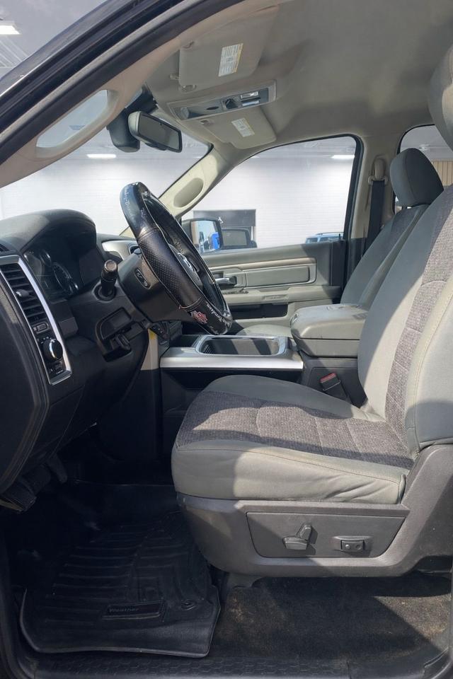 2016 RAM 2500 SLT Diesel 4WD Crew Cab 149" Photo