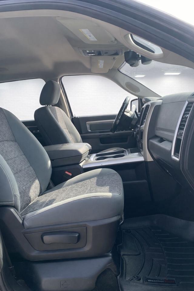 2016 RAM 2500 SLT Diesel 4WD Crew Cab 149" Photo