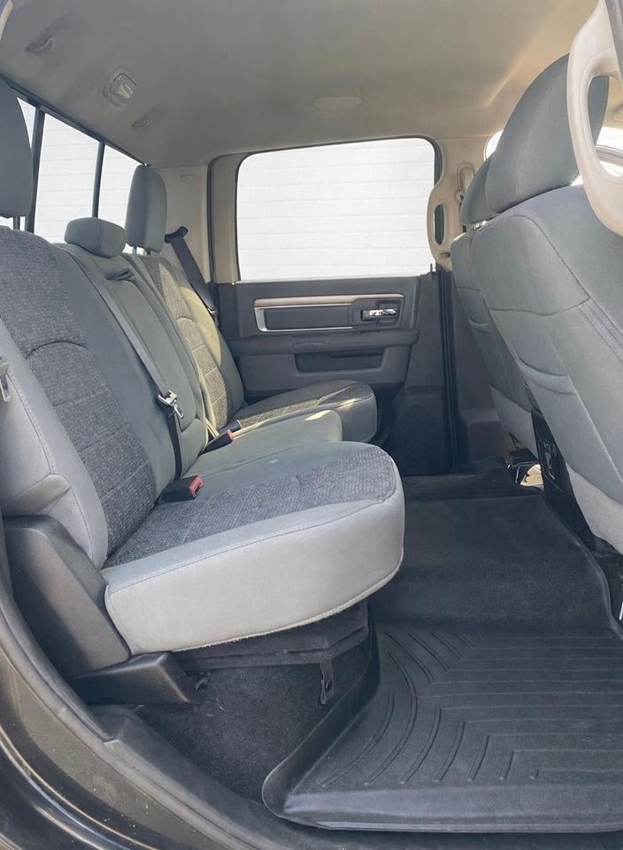 2016 RAM 2500 SLT Diesel 4WD Crew Cab 149" Photo