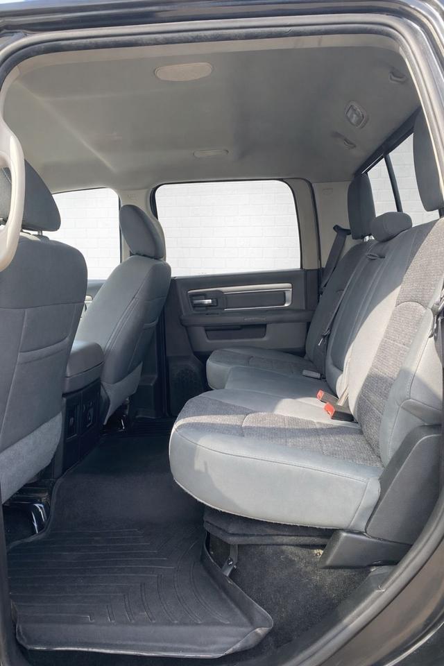 2016 RAM 2500 SLT Diesel 4WD Crew Cab 149" Photo