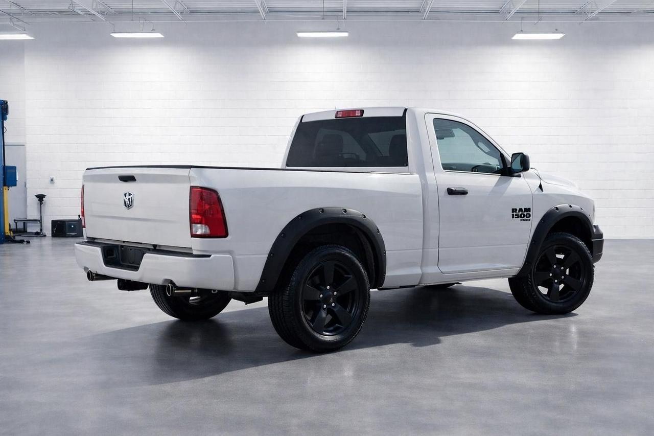 2019 RAM 1500 Classic Express Reg Cab 6.4' Box Photo3