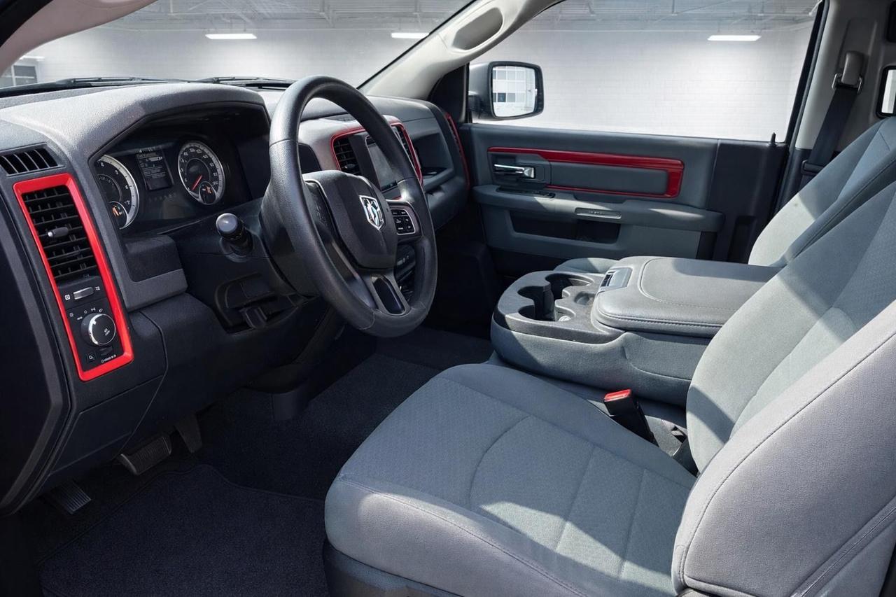 2019 RAM 1500 Classic Express Reg Cab 6.4' Box Photo