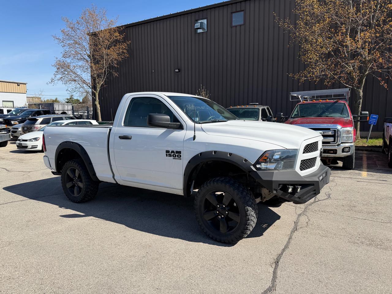 2019 RAM 1500 Classic Express Reg Cab 6.4' Box Photo3