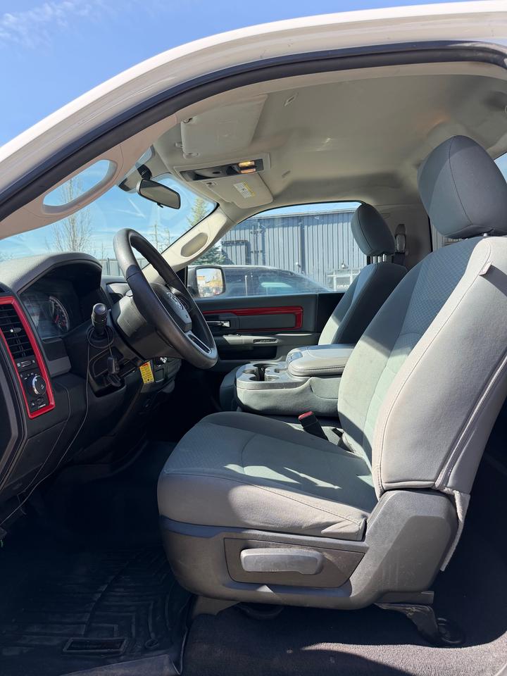 2019 RAM 1500 Classic Express Reg Cab 6.4' Box Photo