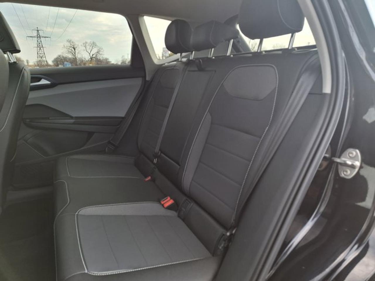 2024 Volkswagen Taos Comfortline AWD | Sunroof | 19" Wheels | Adaptive Cruise | Heated Wheel + Seats | and More ! Photo