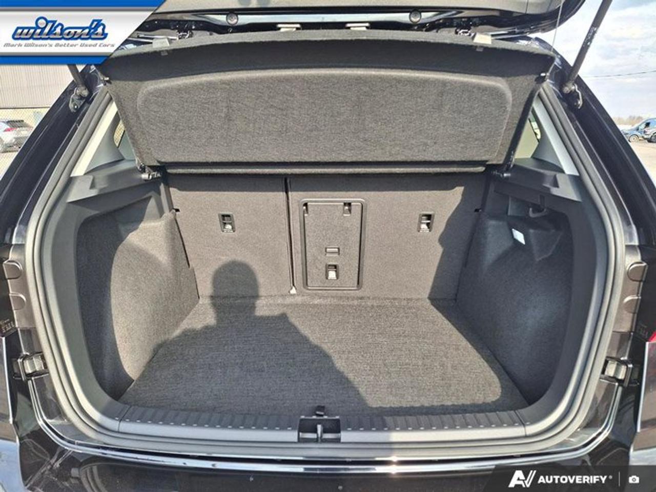 2024 Volkswagen Taos Comfortline AWD | Sunroof | 19" Wheels | Adaptive Cruise | Heated Wheel + Seats | and More ! Photo