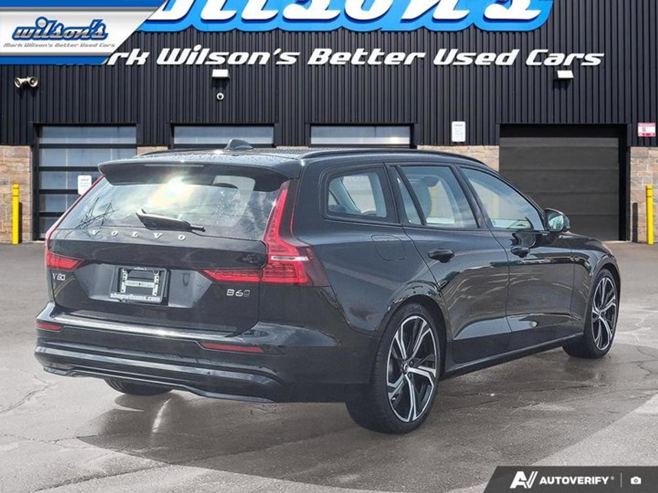 2023 Volvo V60 Ultimate AWD | Leather | Heated and Cooled Seats | Panoramic Sunroof | Heated Steering | and More ! Photo