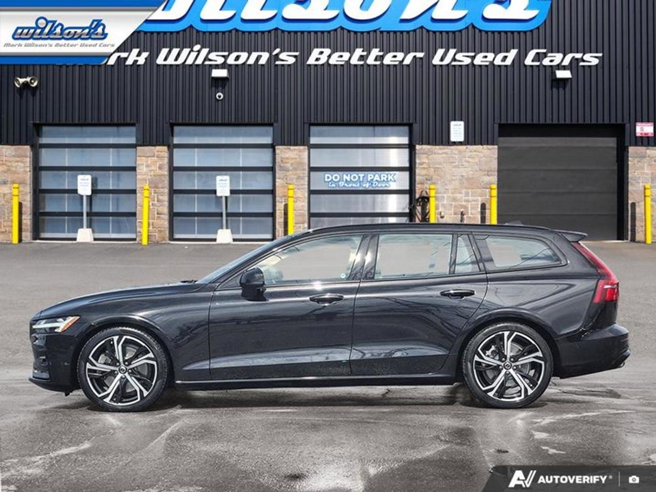 2023 Volvo V60 Ultimate AWD | Leather | Heated and Cooled Seats | Panoramic Sunroof | Heated Steering | and More ! Photo