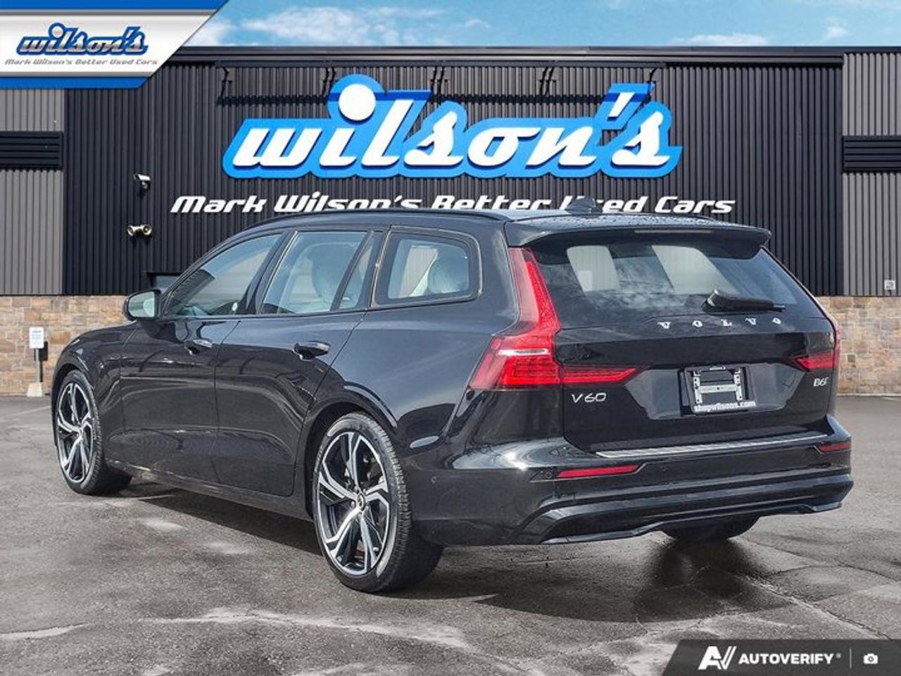 2023 Volvo V60 Ultimate AWD | Leather | Heated and Cooled Seats | Panoramic Sunroof | Heated Steering | and More ! Photo