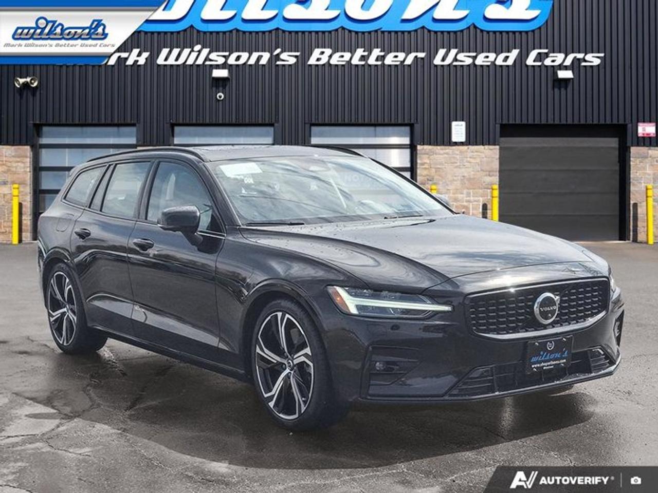 2023 Volvo V60 Ultimate AWD | Leather | Heated and Cooled Seats | Panoramic Sunroof | Heated Steering | and More ! Photo