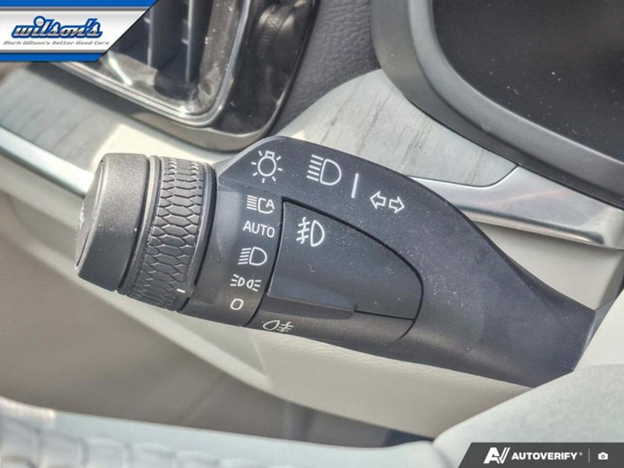 2023 Volvo V60 Ultimate AWD | Leather | Heated and Cooled Seats | Panoramic Sunroof | Heated Steering | and More ! Photo