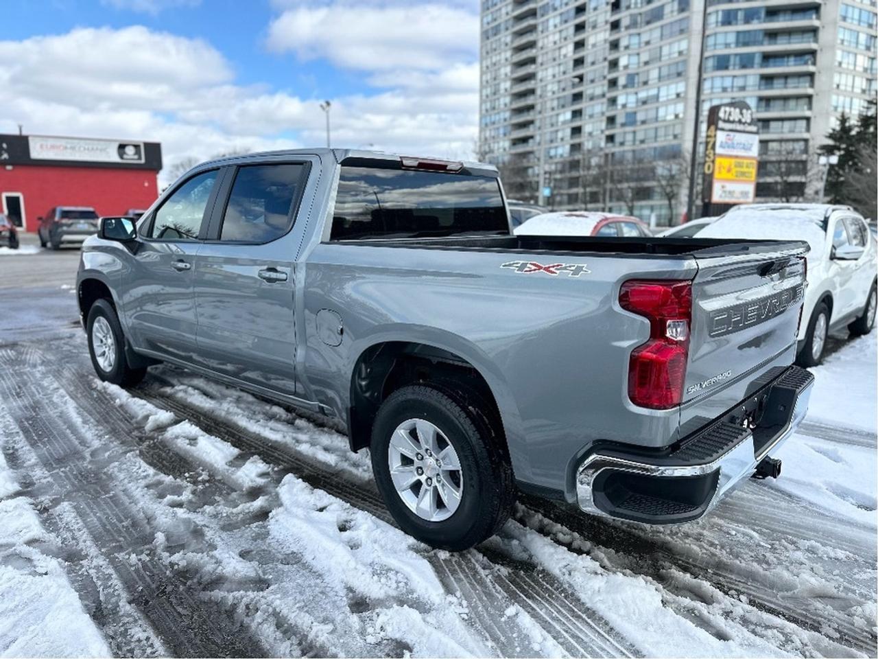 2025 Chevrolet Silverado 1500 LT Crew Cab Photo3