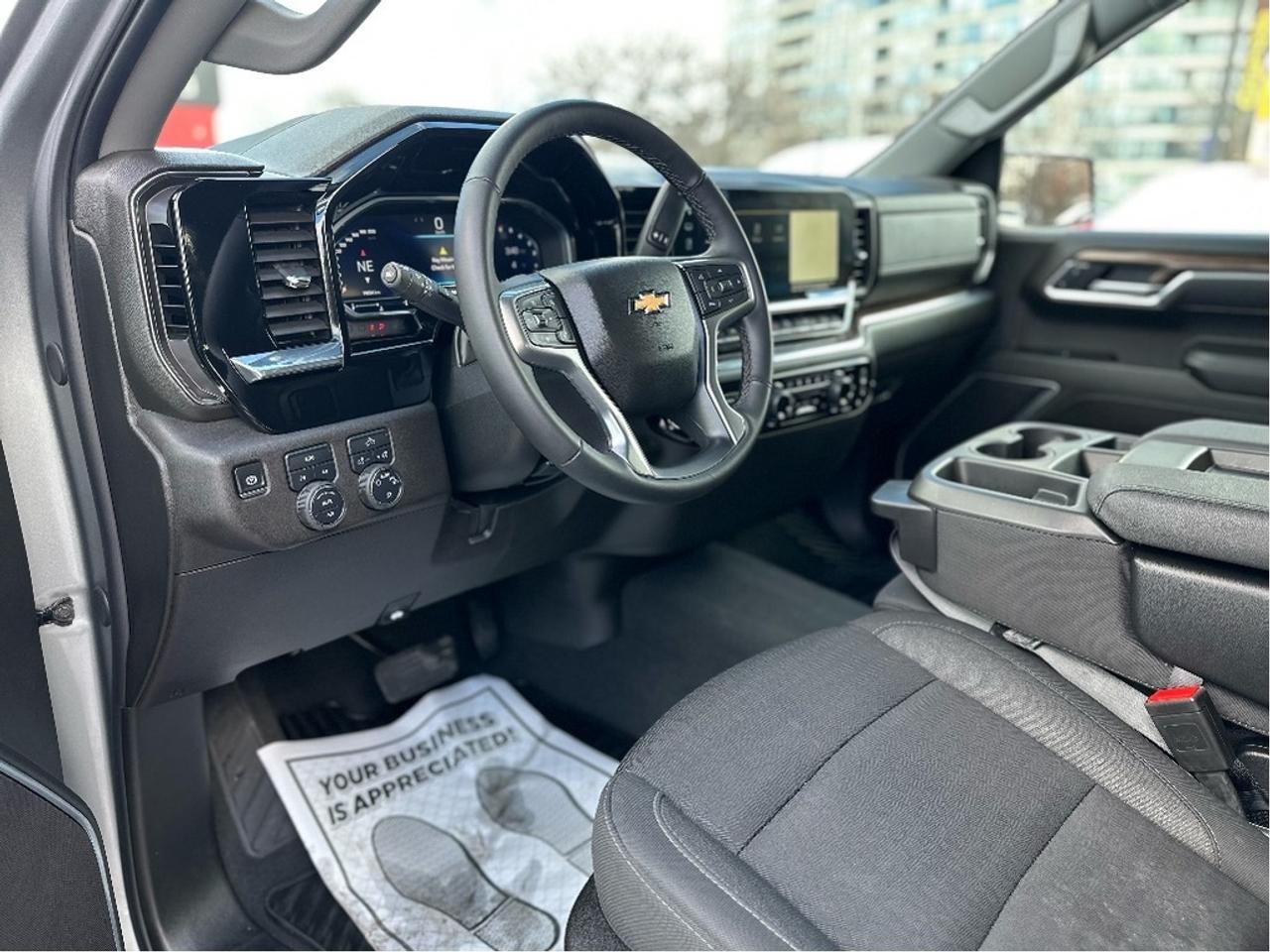 2025 Chevrolet Silverado 1500 LT Crew Cab Photo