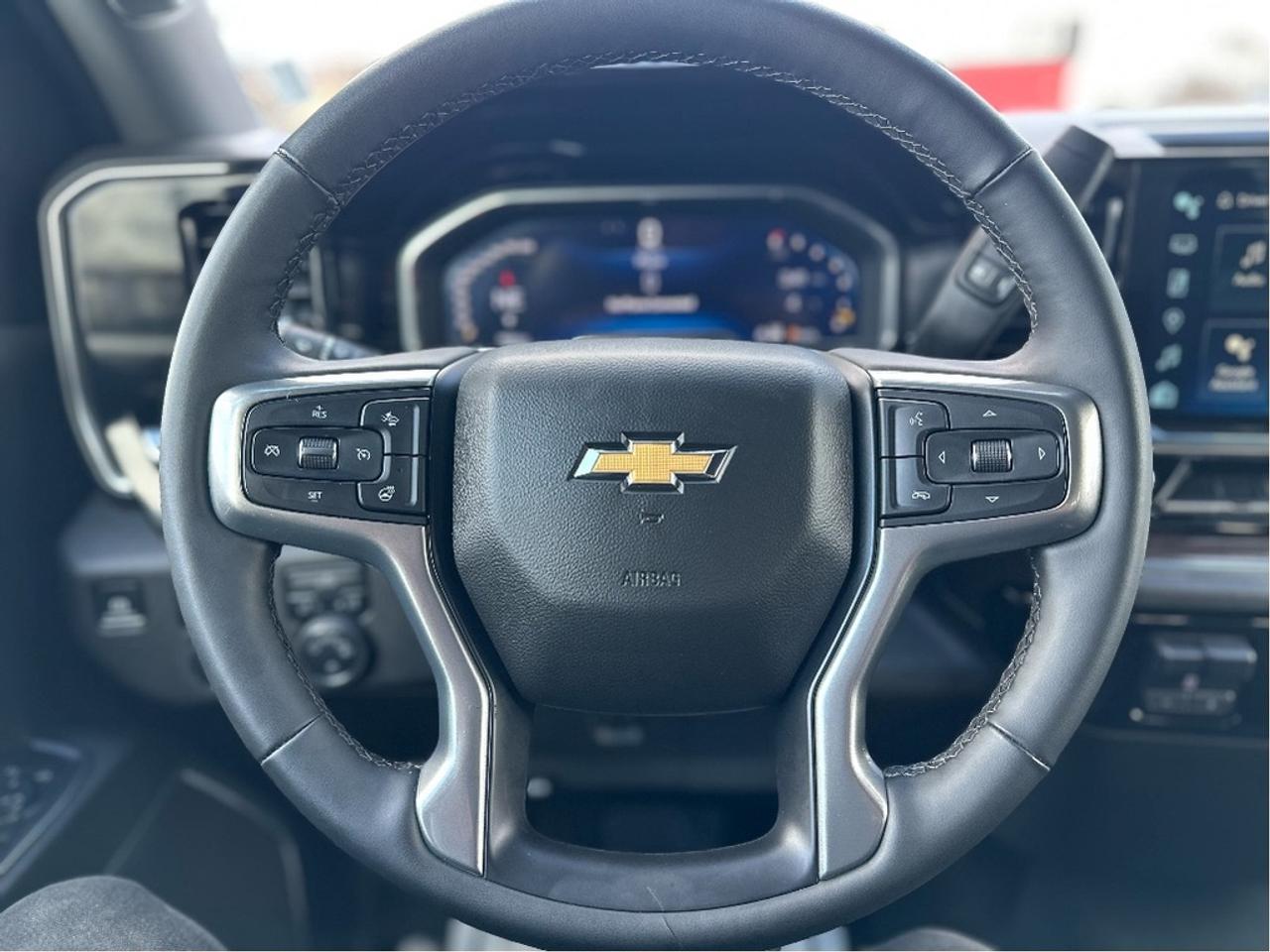 2025 Chevrolet Silverado 1500 LT Crew Cab Photo