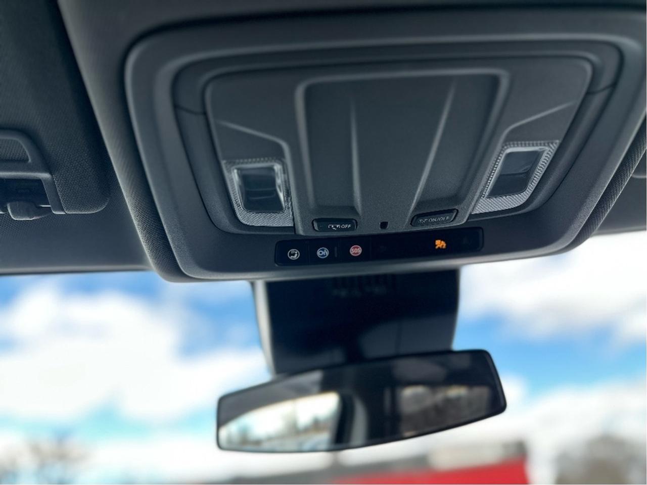 2025 Chevrolet Silverado 1500 LT Crew Cab Photo