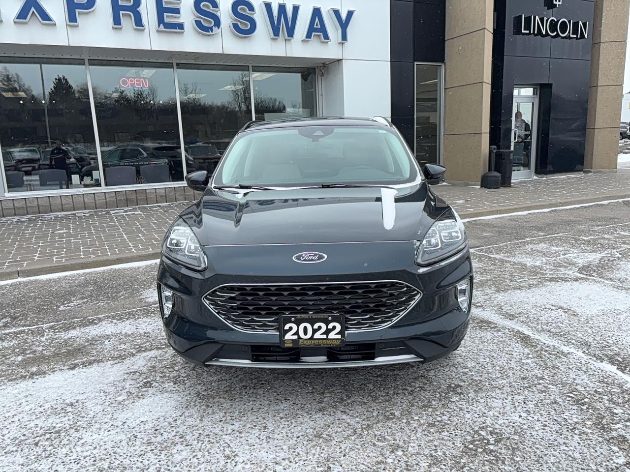 2022 Ford Escape LOCAL TRADE! LOADED TITANIUM HYBRID! LOW KM'S! Photo