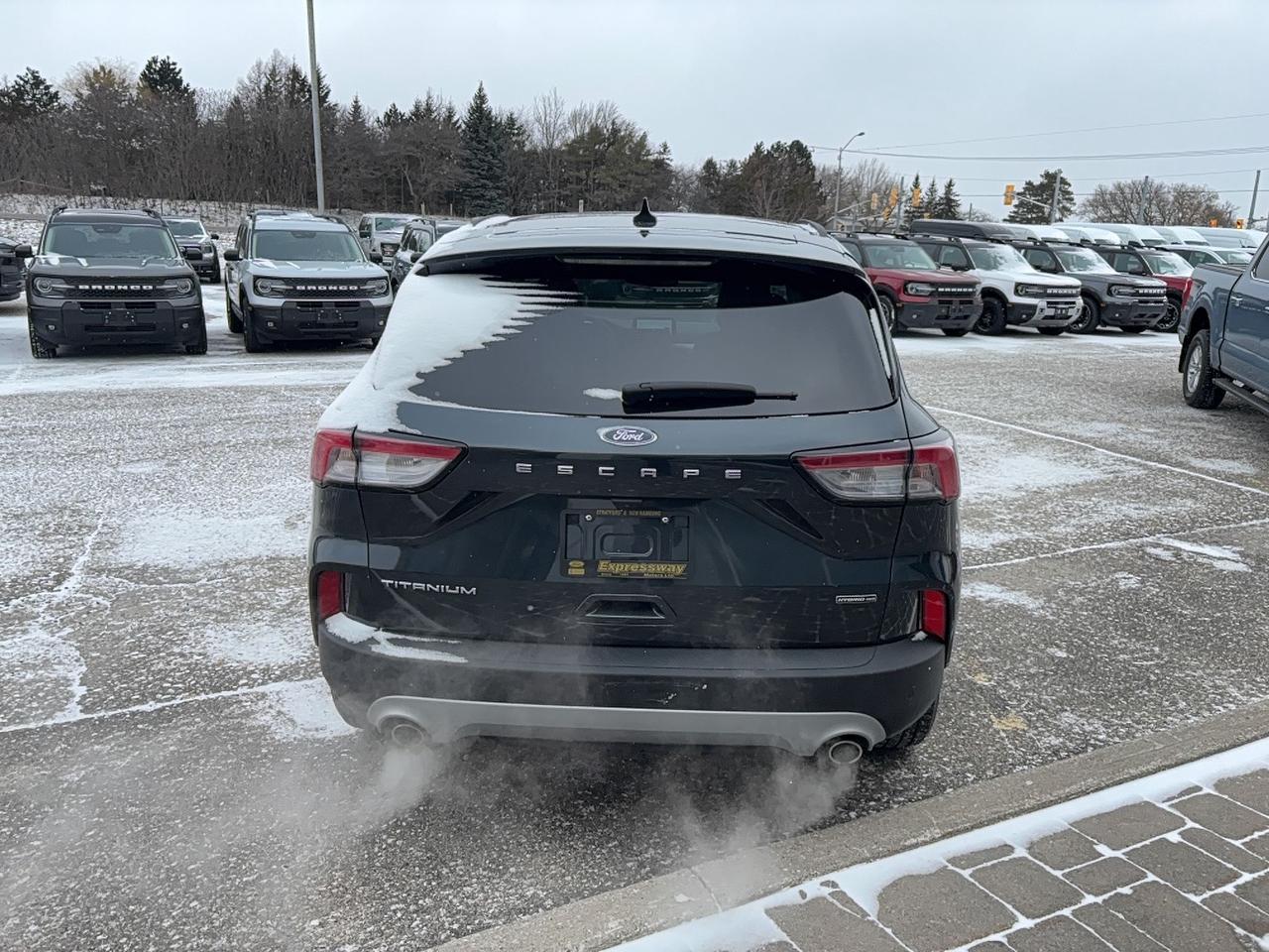 2022 Ford Escape LOCAL TRADE! LOADED TITANIUM HYBRID! LOW KM'S! Photo