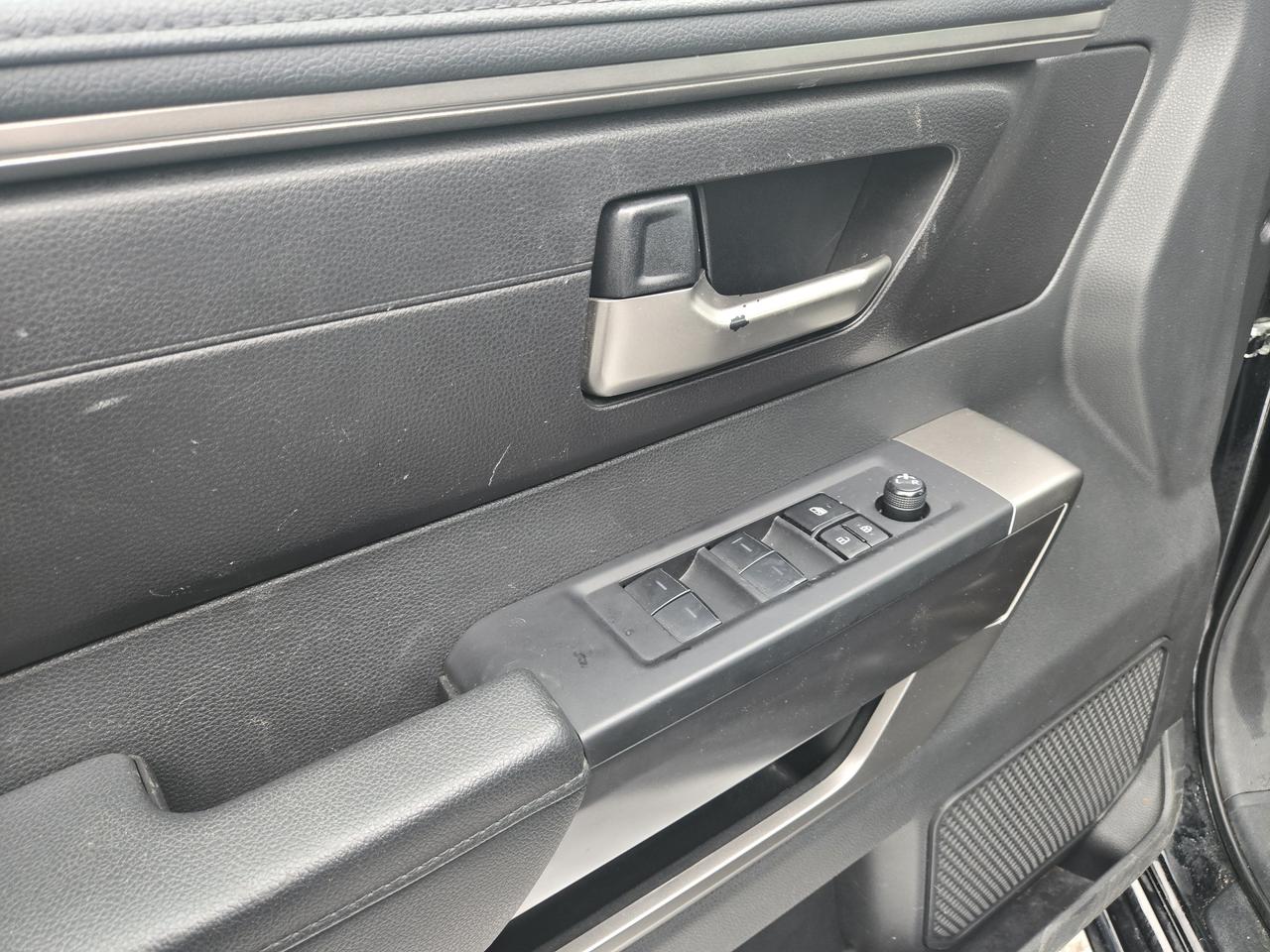 2025 Toyota Tundra SR Photo