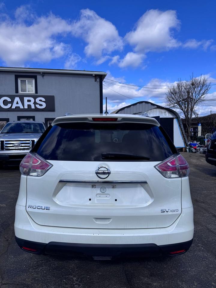 2016 Nissan Rogue SV Photo