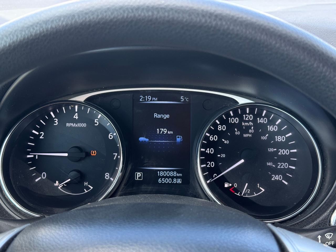 2016 Nissan Rogue SV Photo