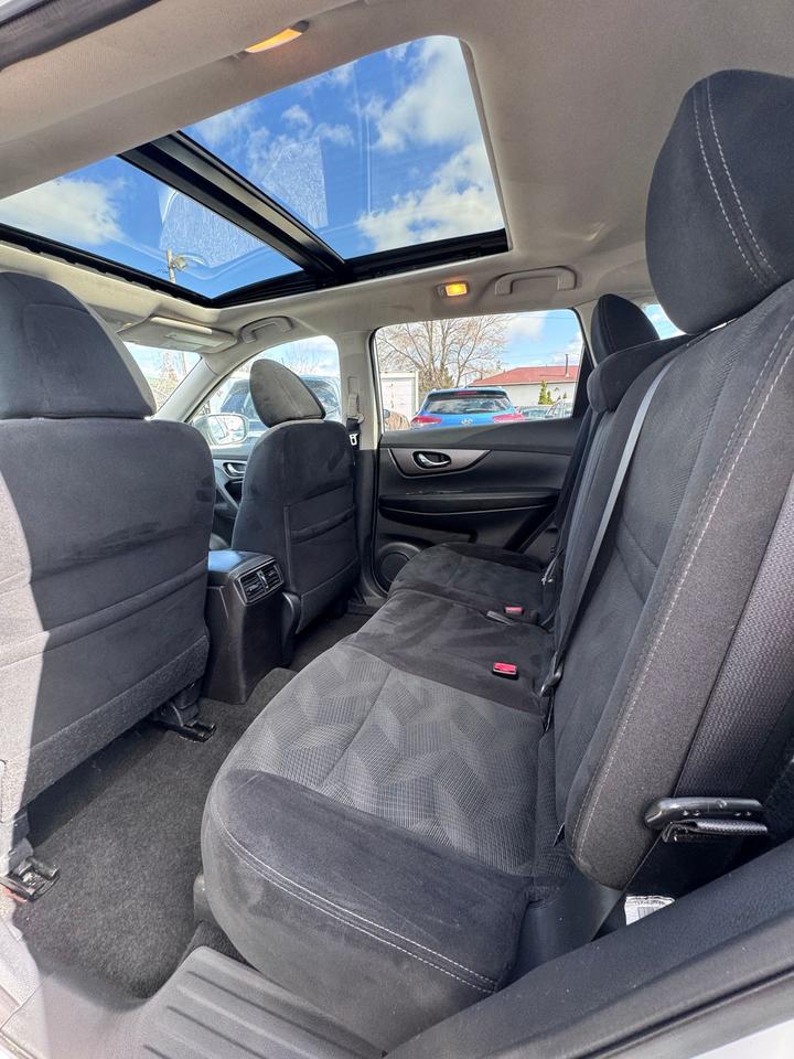 2016 Nissan Rogue SV Photo