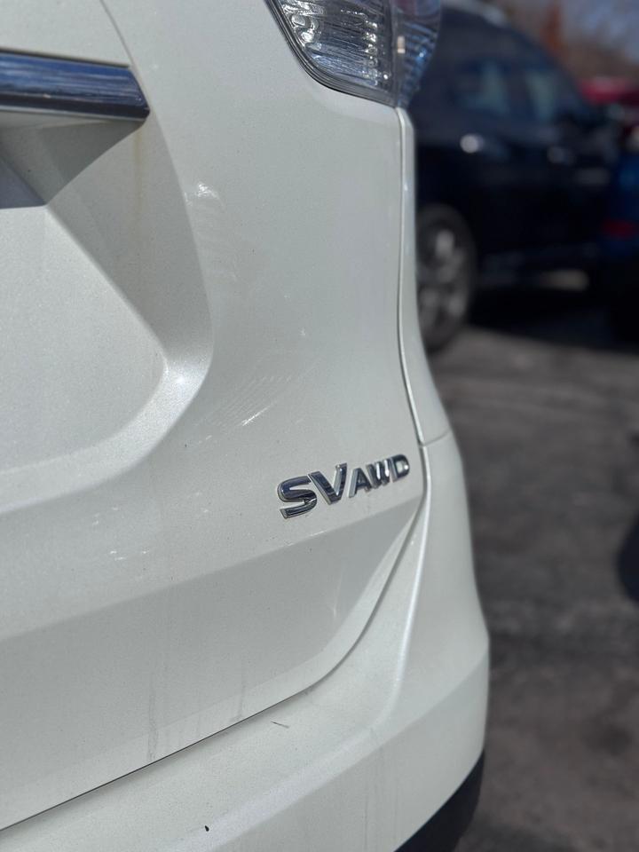 2016 Nissan Rogue SV Photo