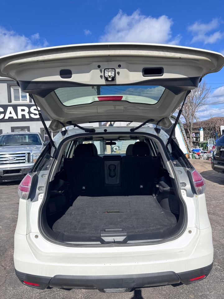 2016 Nissan Rogue SV Photo