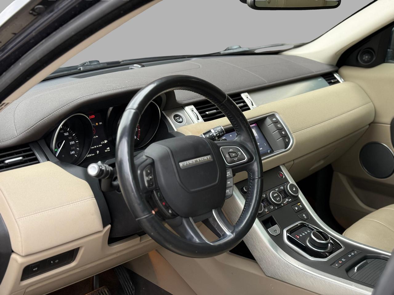 2017 Land Rover Range Rover Evoque SE 4WD Photo