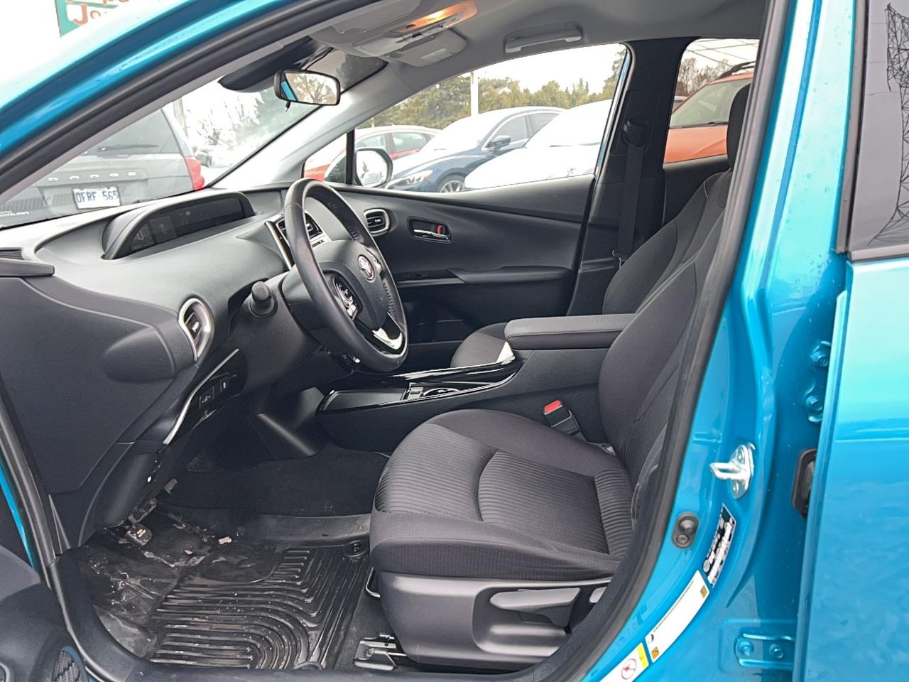 2020 Toyota Prius Prime Le Photo