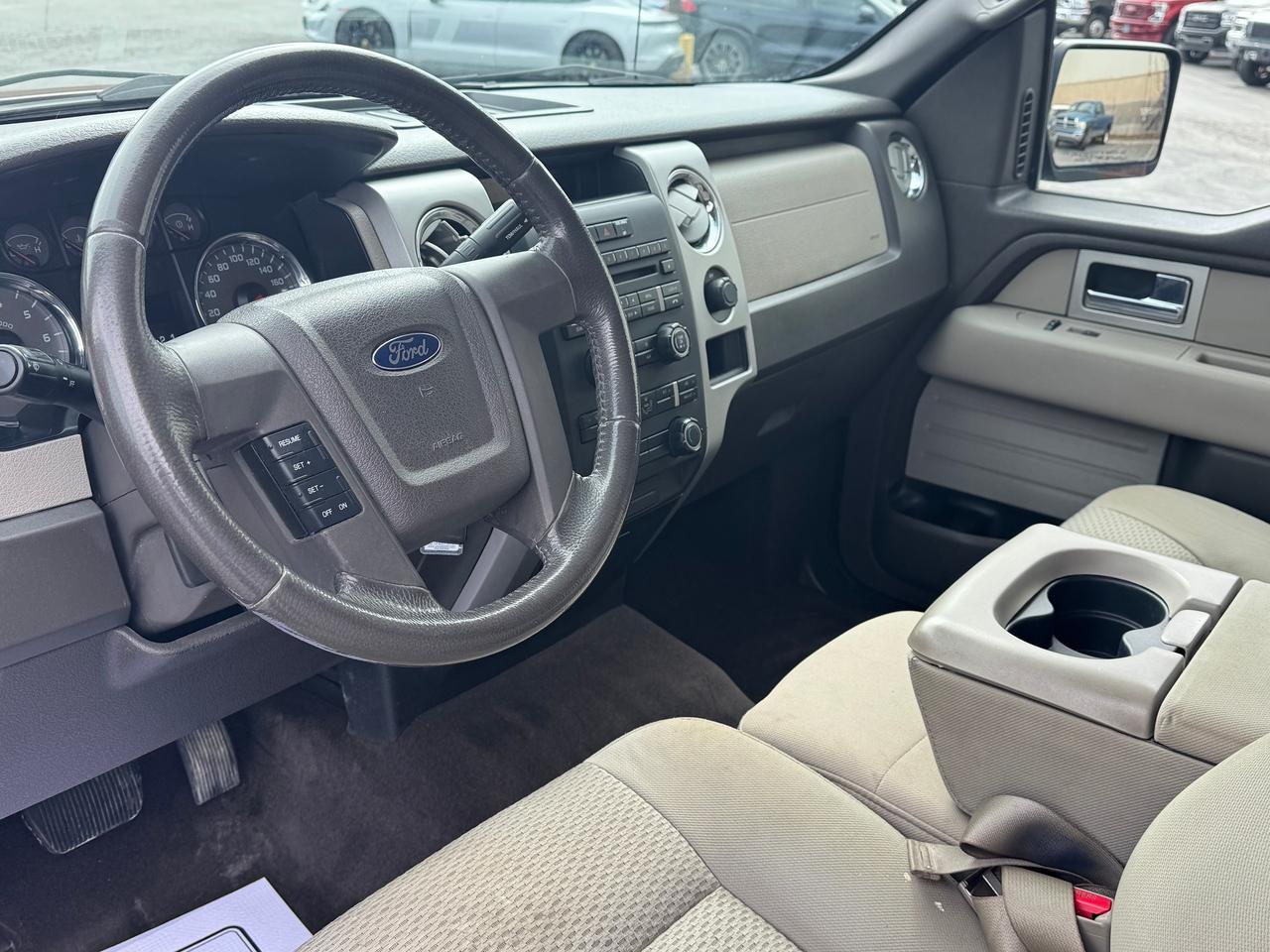 2009 Ford F-150 XLT **ONE OWNER**CLEAN CARFAX** Photo