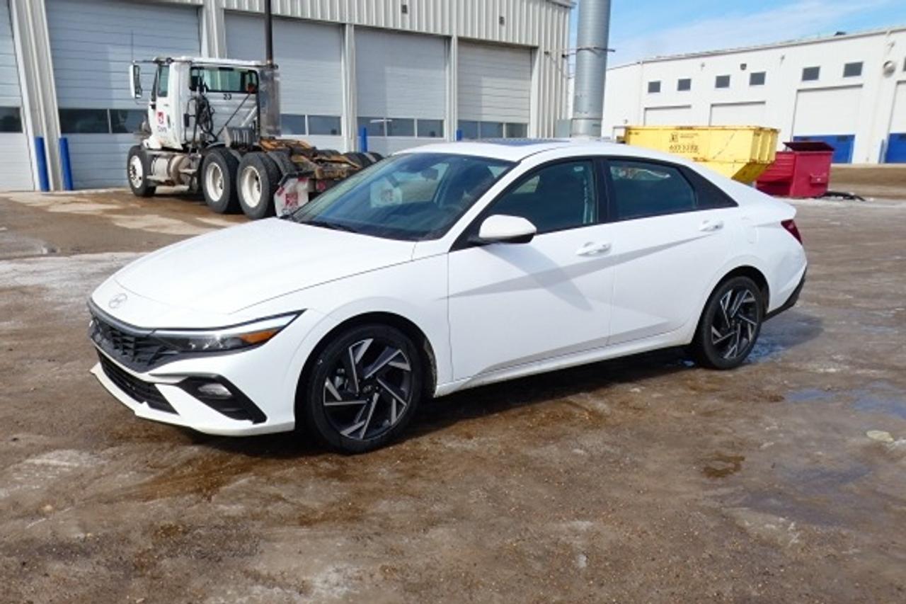 2025 Hyundai Elantra Preferred IVT w/Tech Pkg, Htd cloth, S/R, NAV, BUC - Photo #1