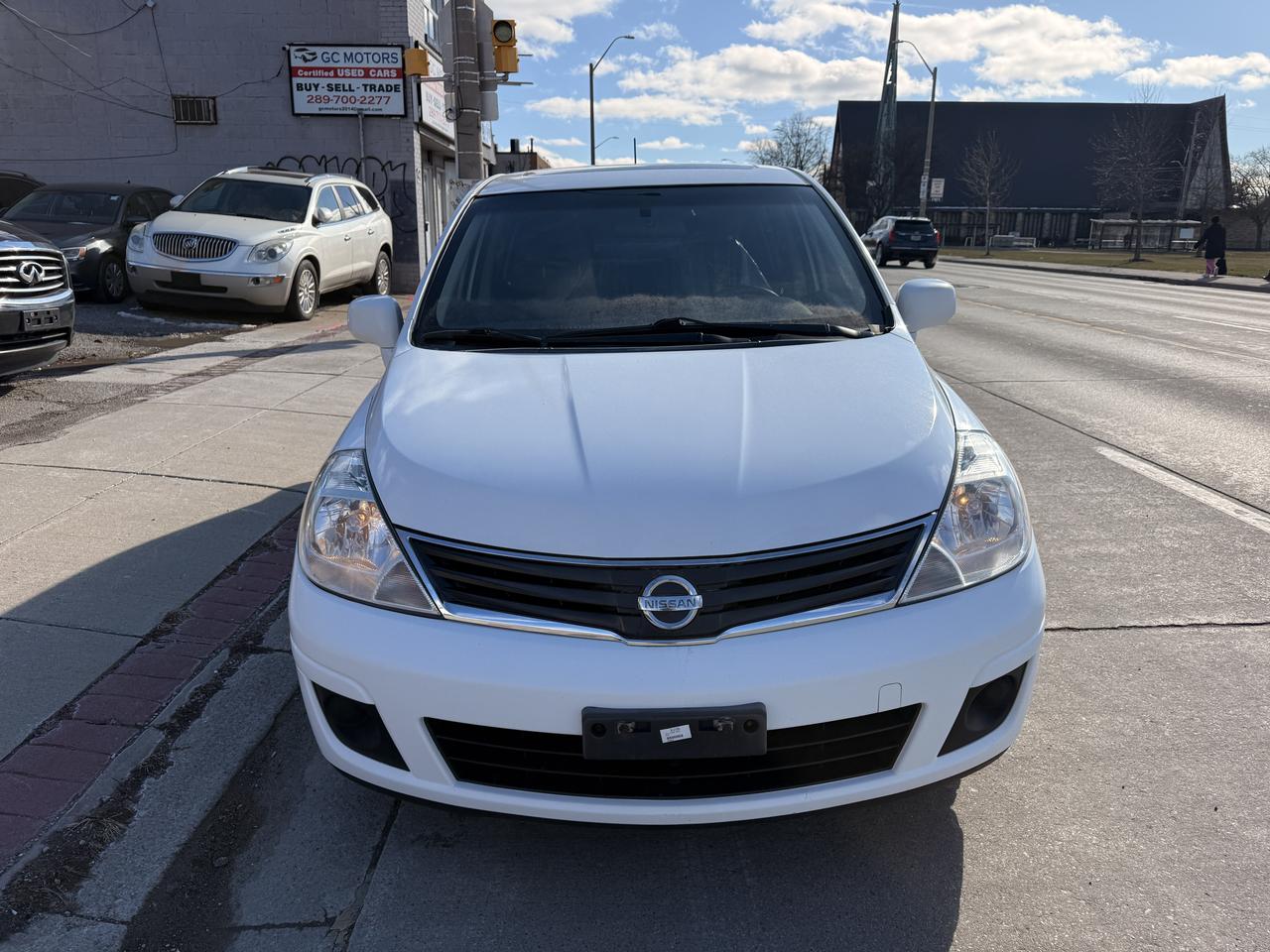 <p>2012 Nissan Versa 5dr HB Auto 1.8 S,excellent conditions,the good normal transmission not a cvt, one owner clean carfax,safety certification included in the price&nbsp;</p><p>call 2897002277 or 9053128999</p><p>click or paste here for carfax: https://vhr.carfax.ca/?id=ydpjcjaBl7vKjIEtgPgZHCqKXniIj4BY</p>
