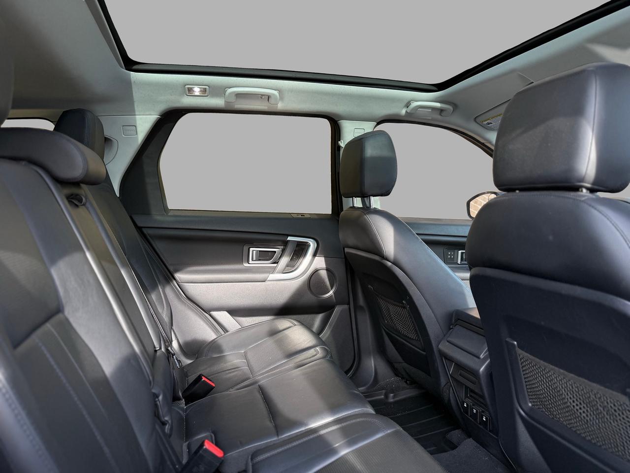 2016 Land Rover Discovery Sport HSE 4WD Photo