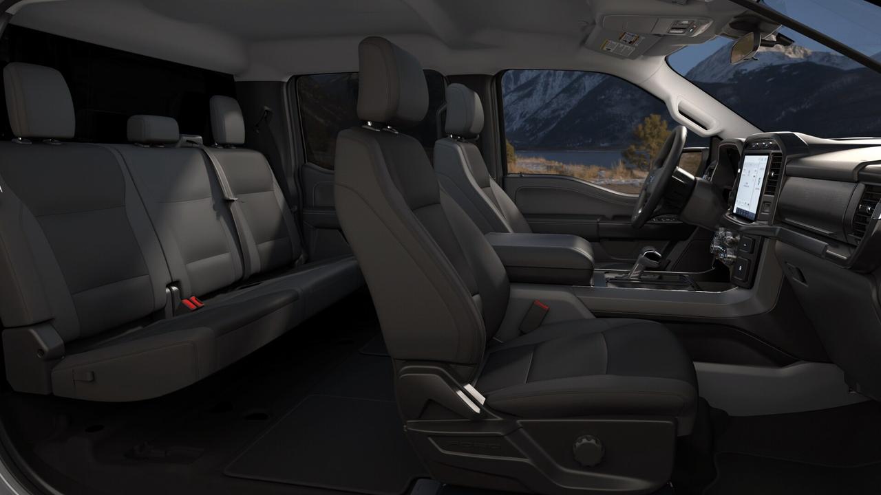 2021 Ford F-150 XLT 4WD SuperCrew 5.5' Box Photo