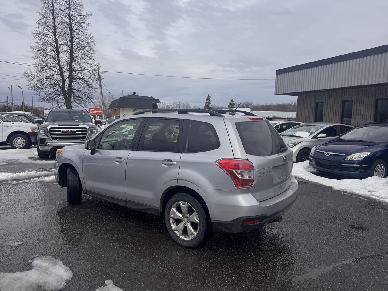 2015 Subaru Forester i Convenience Photo2