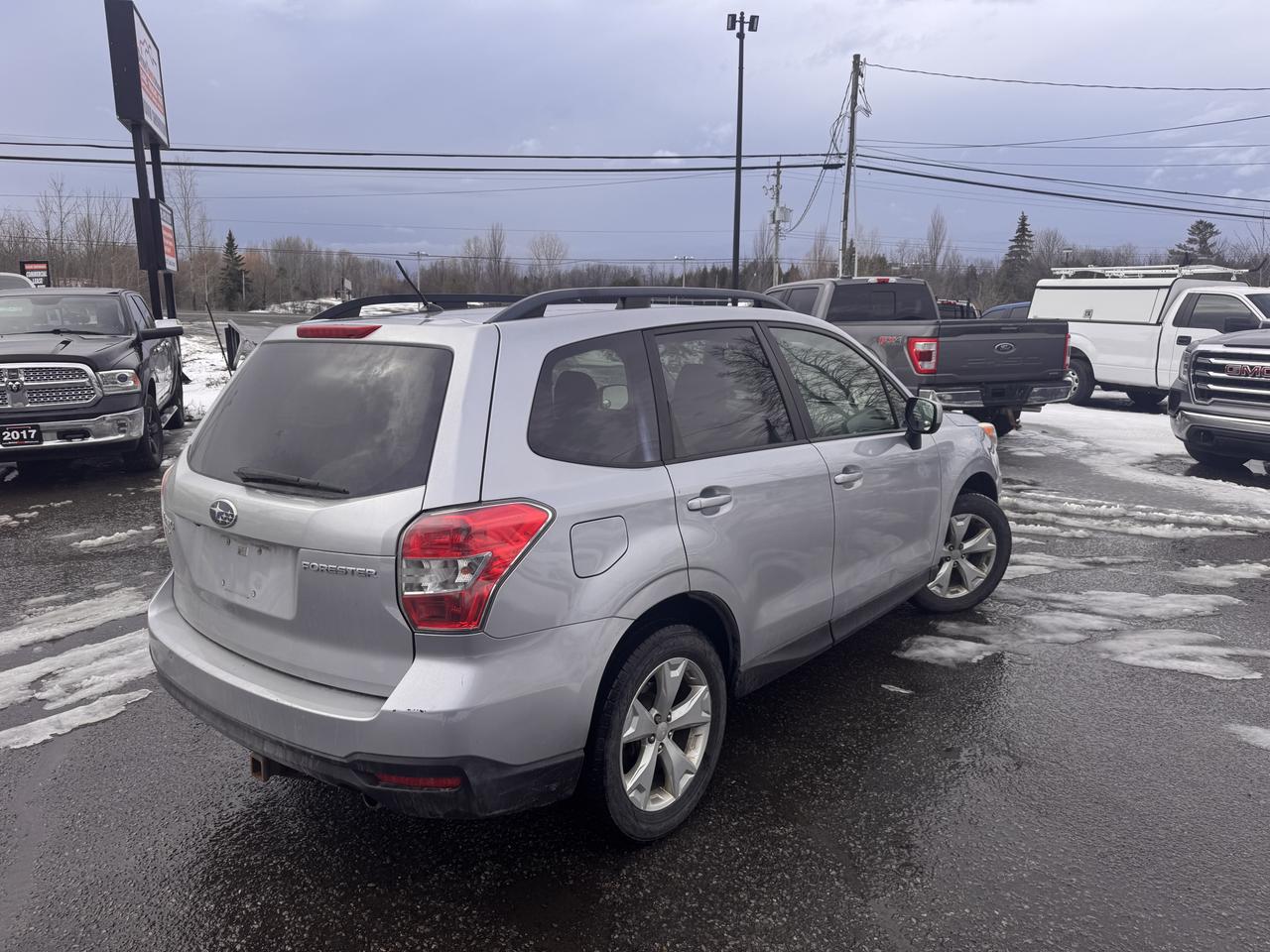 2015 Subaru Forester i Convenience Photo4