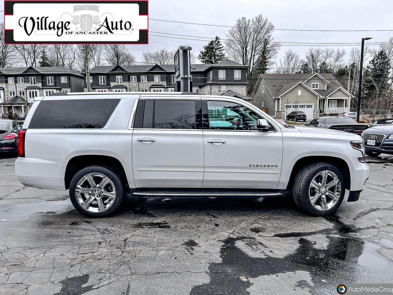 2019 Chevrolet Suburban 4WD 4dr 1500 Premier Photo2